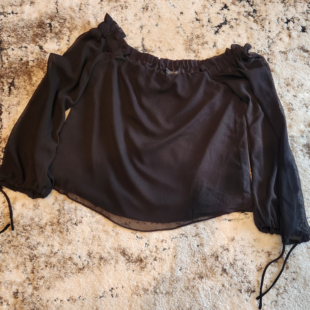 Guess NWT Top Size Medium